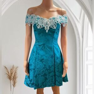 Vintage Jessica McClintock For Gunne Sax Teal and White Lace Mini Dress 5/6